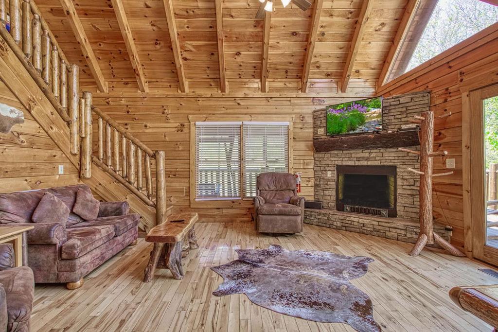 Heavenly Bear, Hot Tub, 1089 Of Free Attraction Tickets For Each Paid Day, Dollywood And More Sevierville Exterior photo