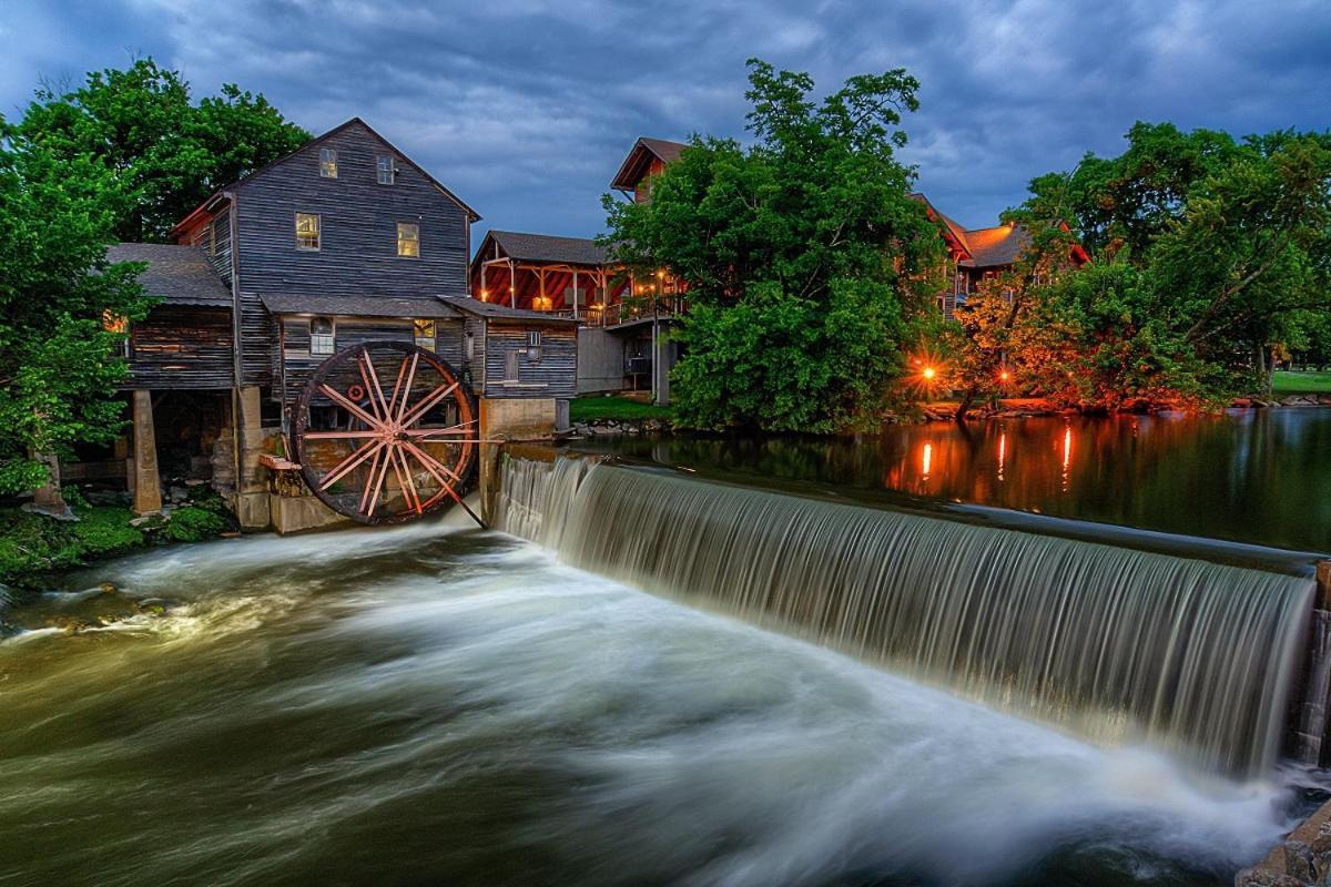 Heavenly Bear, Hot Tub, 1089 Of Free Attraction Tickets For Each Paid Day, Dollywood And More Sevierville Exterior photo