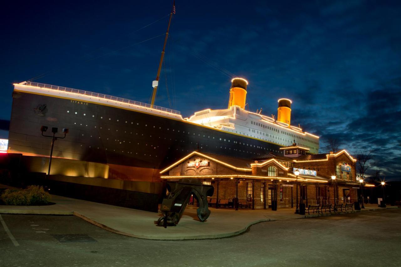 Heavenly Bear, Hot Tub, 1089 Of Free Attraction Tickets For Each Paid Day, Dollywood And More Sevierville Exterior photo