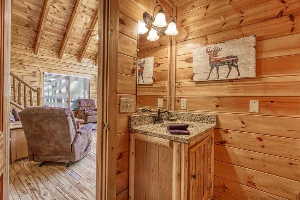 Heavenly Bear, Hot Tub, 1089 Of Free Attraction Tickets For Each Paid Day, Dollywood And More Sevierville Exterior photo
