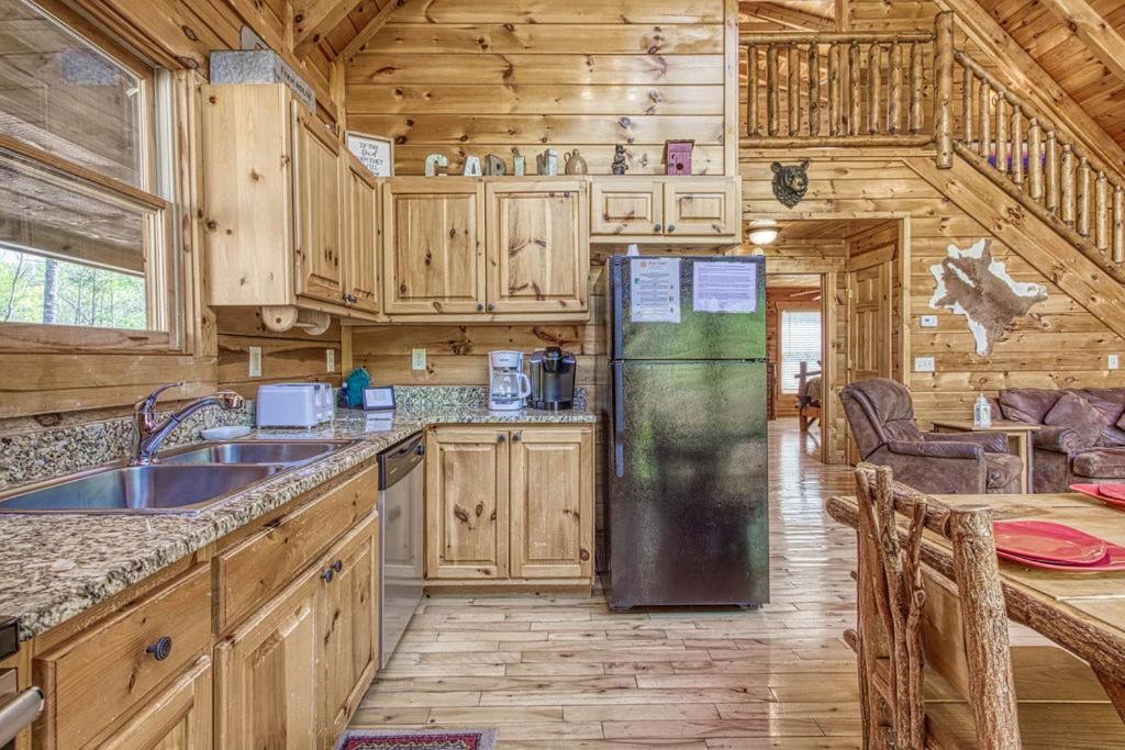 Heavenly Bear, Hot Tub, 1089 Of Free Attraction Tickets For Each Paid Day, Dollywood And More Sevierville Exterior photo