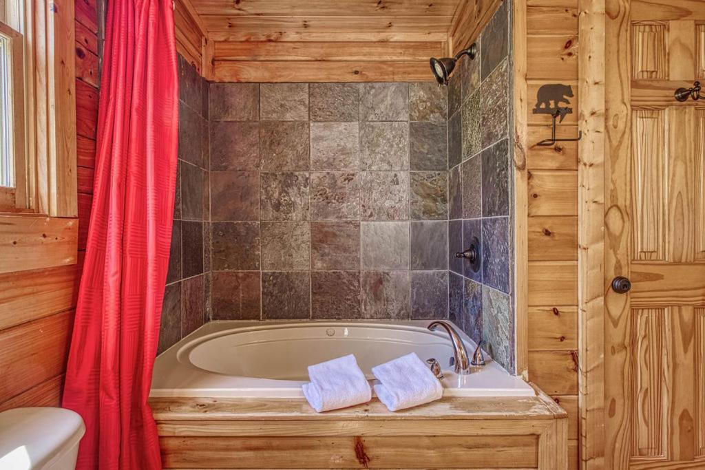 Heavenly Bear, Hot Tub, 1089 Of Free Attraction Tickets For Each Paid Day, Dollywood And More Sevierville Exterior photo